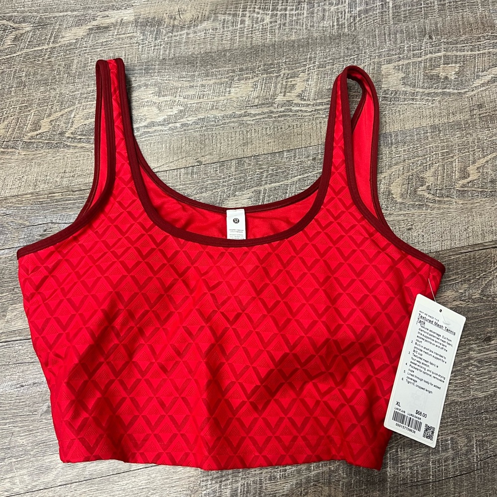 Lululemon red textured mesh tennis tank size XL